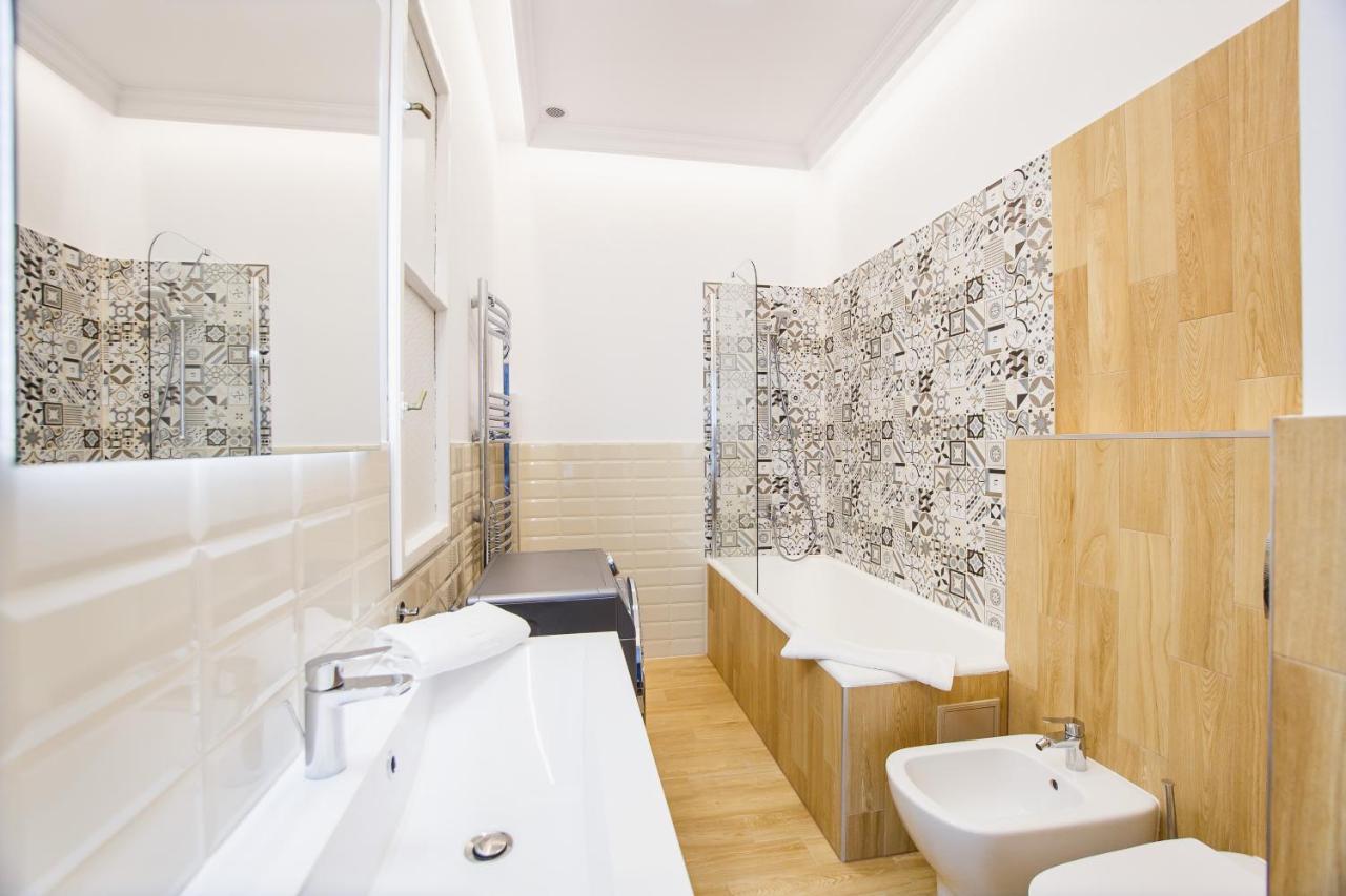 אורדאה Spacious Riverviews Apartment Near Piata Unirii מראה חיצוני תמונה