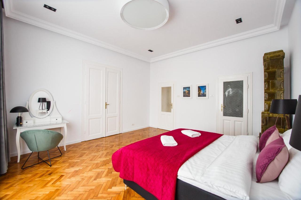 אורדאה Spacious Riverviews Apartment Near Piata Unirii מראה חיצוני תמונה