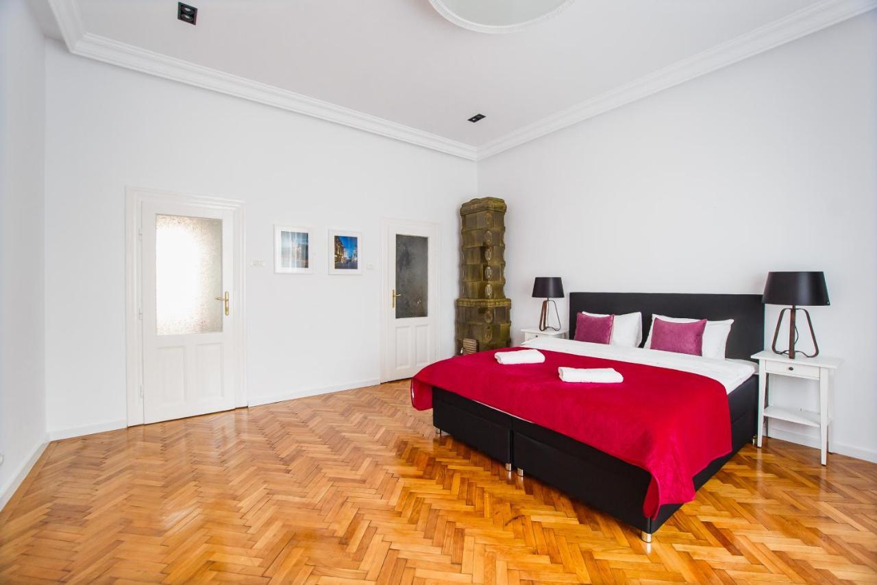 אורדאה Spacious Riverviews Apartment Near Piata Unirii מראה חיצוני תמונה