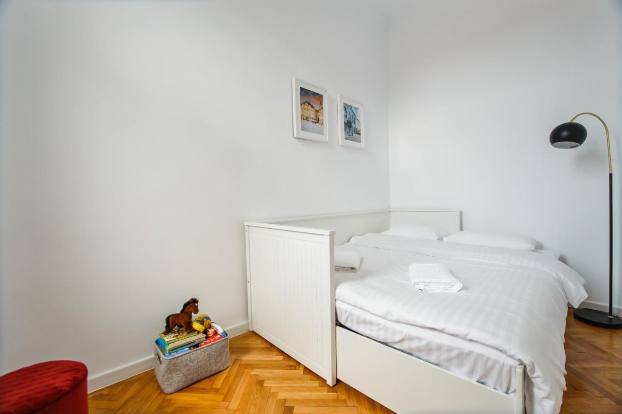 אורדאה Spacious Riverviews Apartment Near Piata Unirii מראה חיצוני תמונה