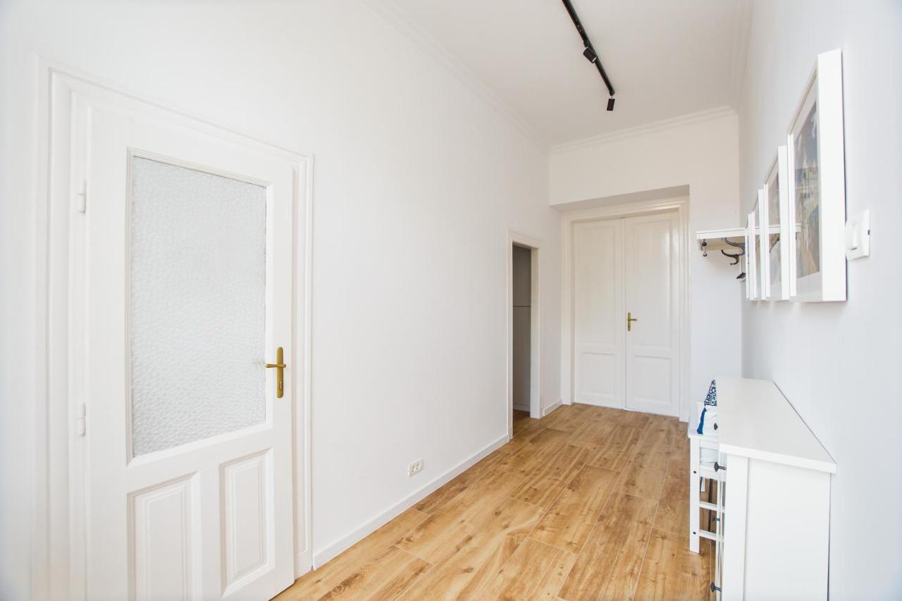 אורדאה Spacious Riverviews Apartment Near Piata Unirii מראה חיצוני תמונה