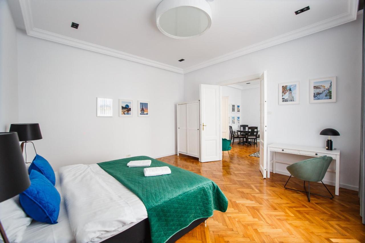 אורדאה Spacious Riverviews Apartment Near Piata Unirii מראה חיצוני תמונה