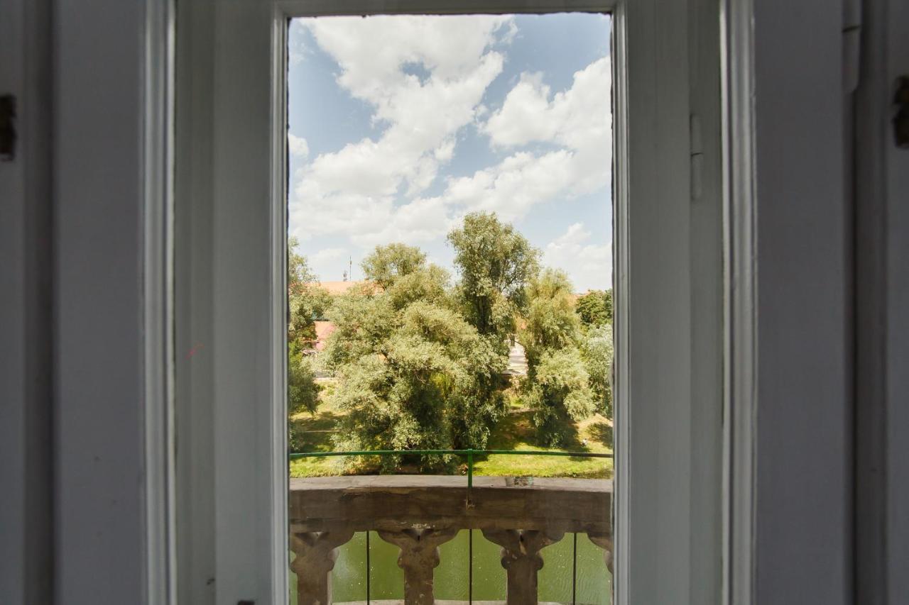 אורדאה Spacious Riverviews Apartment Near Piata Unirii מראה חיצוני תמונה